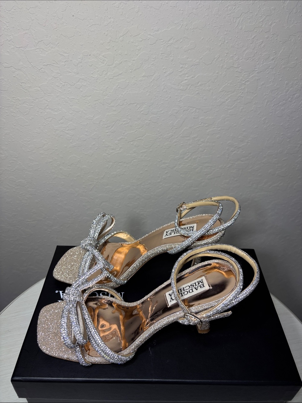 Badgley Mischka Jewel Rhinestone Bow
Heels Silver Ankle Strap Sandals 6.5 - Picture 6 of 10